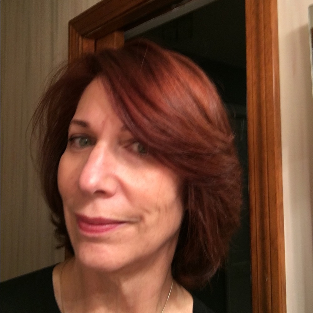 Meet your Posher, Leslie